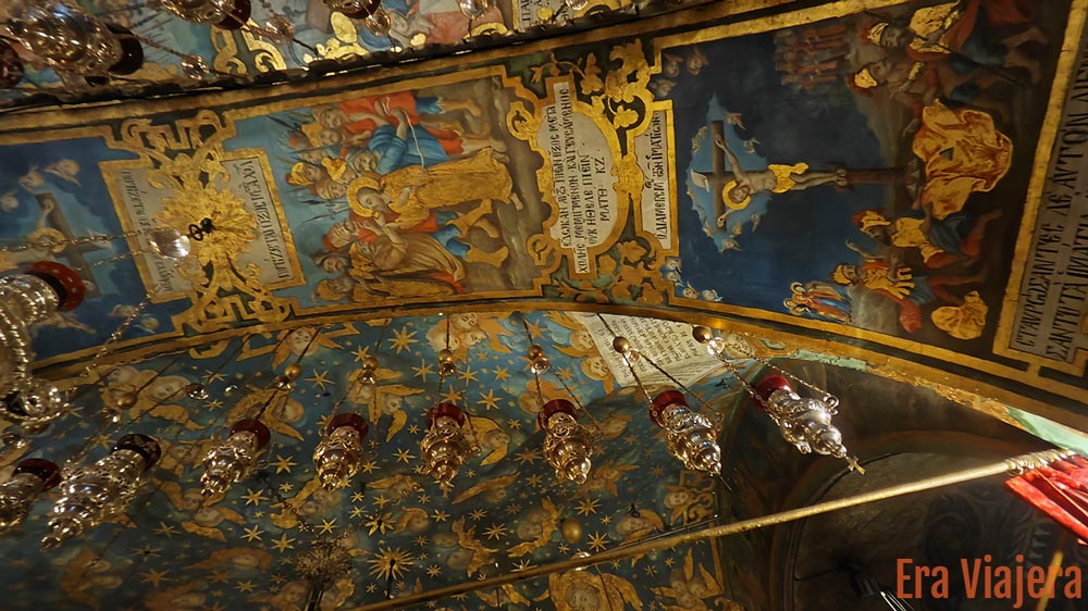 Arte religiosa dentro de la Iglesia del Santo Sepulcro