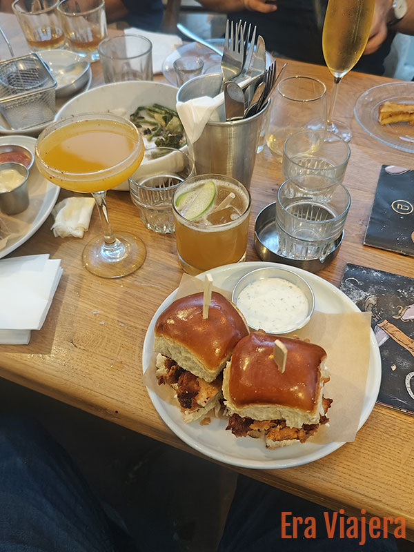Cena en restaurante de Tel Aviv