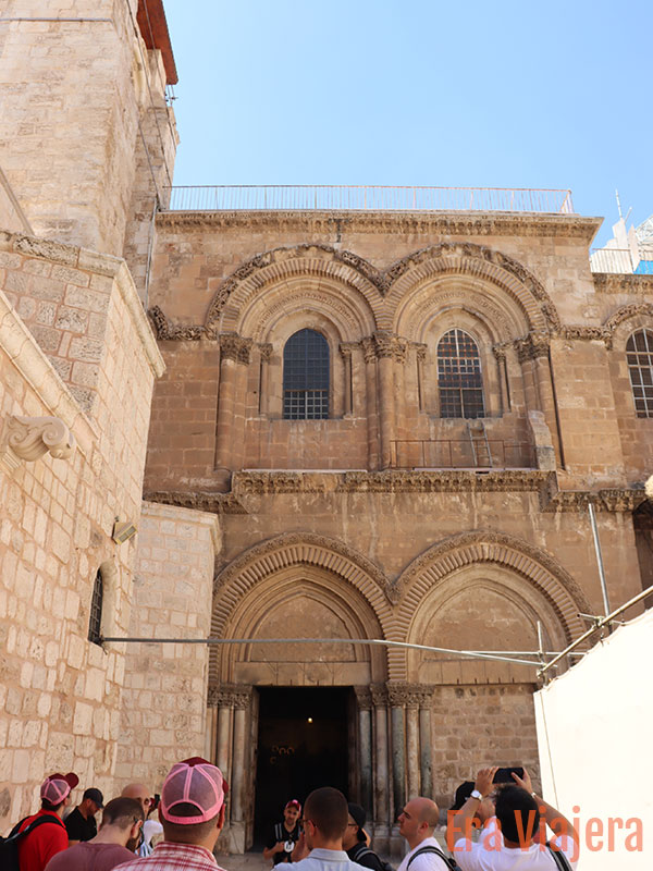 Entrada a la Iglesia del Santo Sepulcro