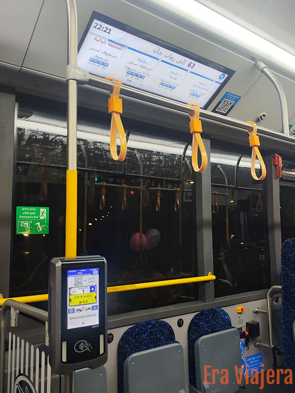 Interior de bus en Tel Aviv