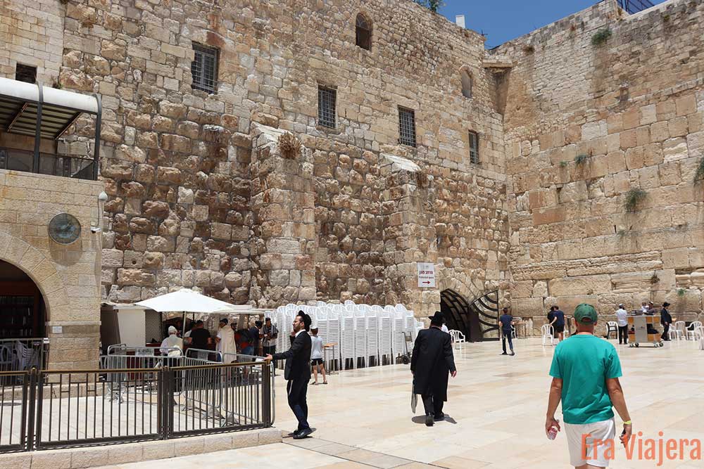 Judios Ultraortodoxos junto al Muro de los Lamentos
