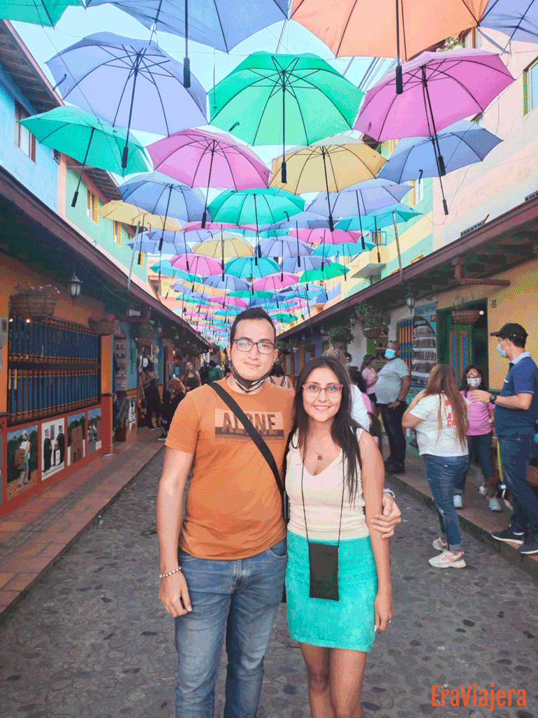 Calle de los Paraguas en Guatapé