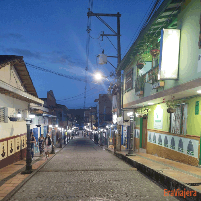Calle del recuerdo en Guatapé