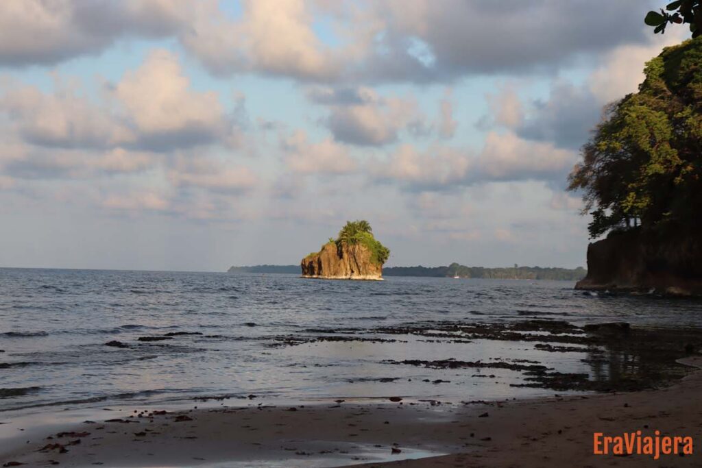 Playa Blanca Cahuita Costa Rica